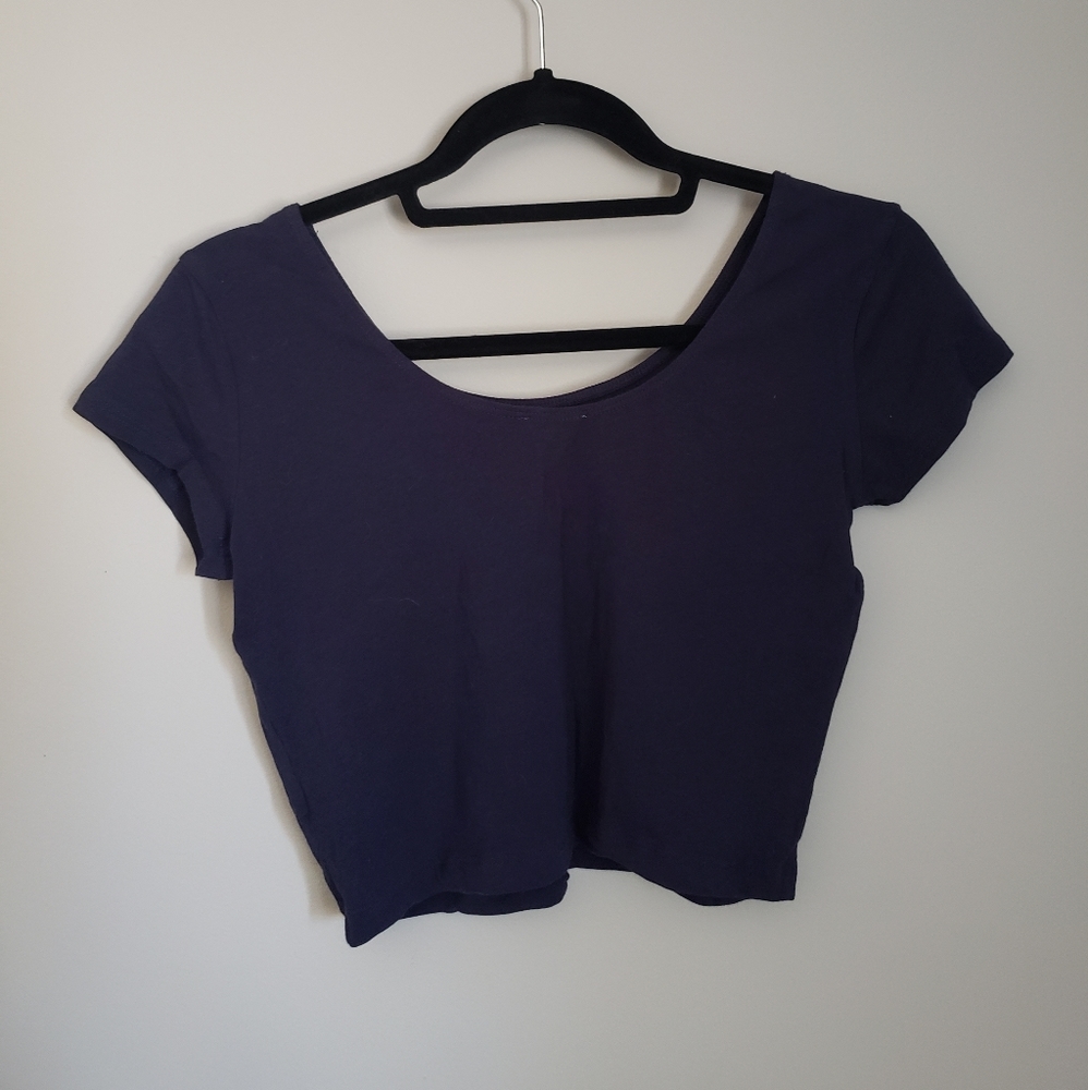 Crop top - Picture 2 of 3